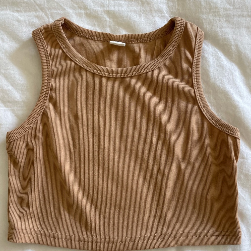 Bundle pkg,- 2 x kids crop tanks, size 10youth.